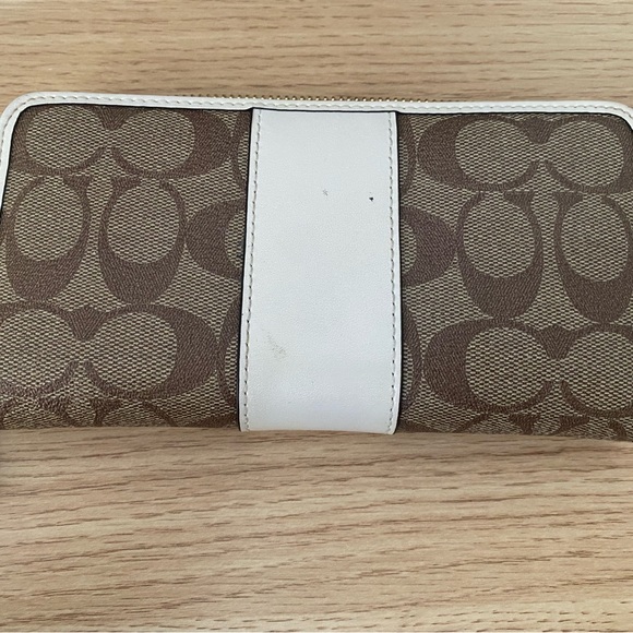 Coach Wallet - Picture 3 of 3